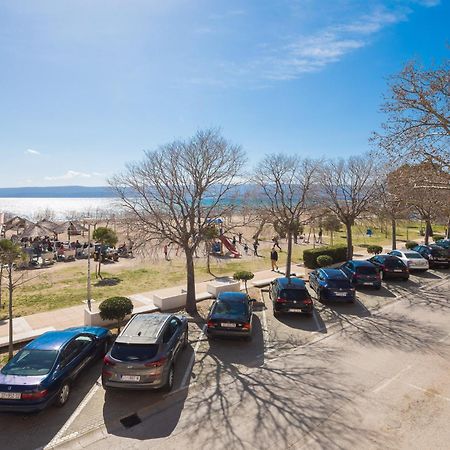 Sandy Beach Apartment โอมิช ภายนอก รูปภาพ