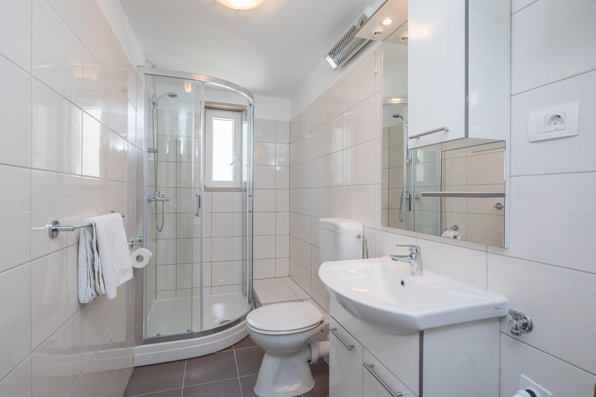 Sandy Beach Apartment โอมิช ภายนอก รูปภาพ
