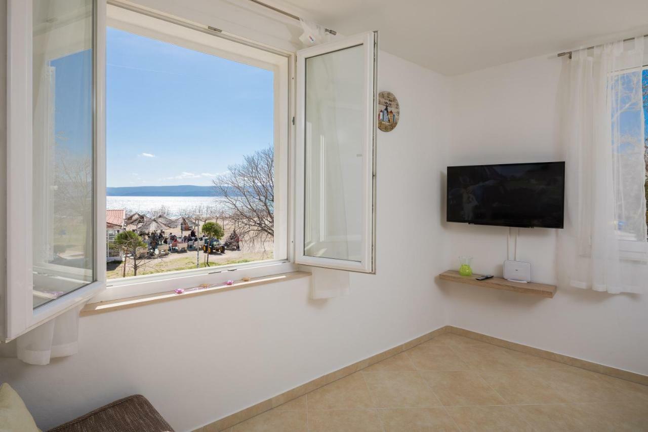 Sandy Beach Apartment โอมิช ภายนอก รูปภาพ